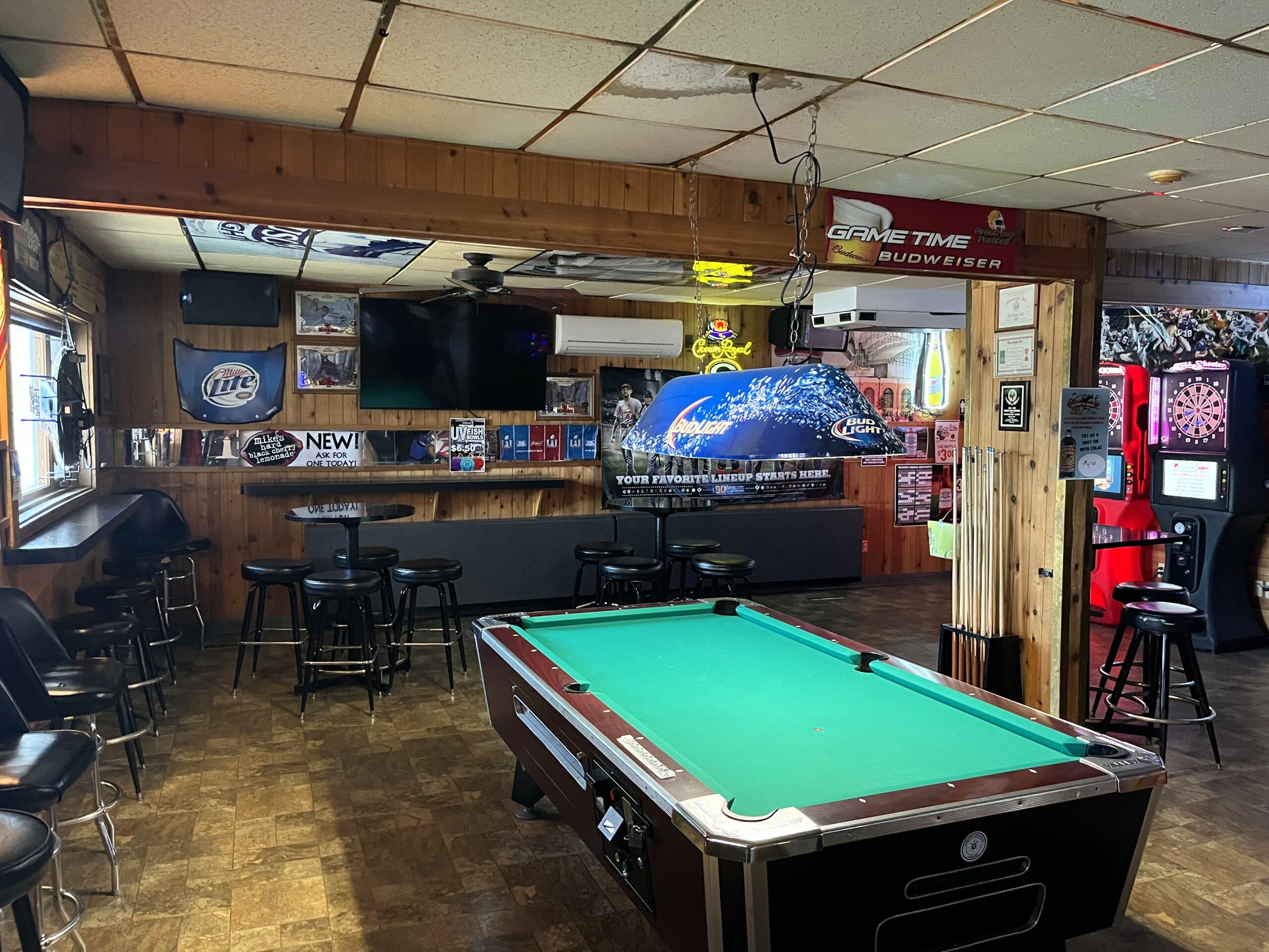 Popular Tavern on Beaver Dam Lake