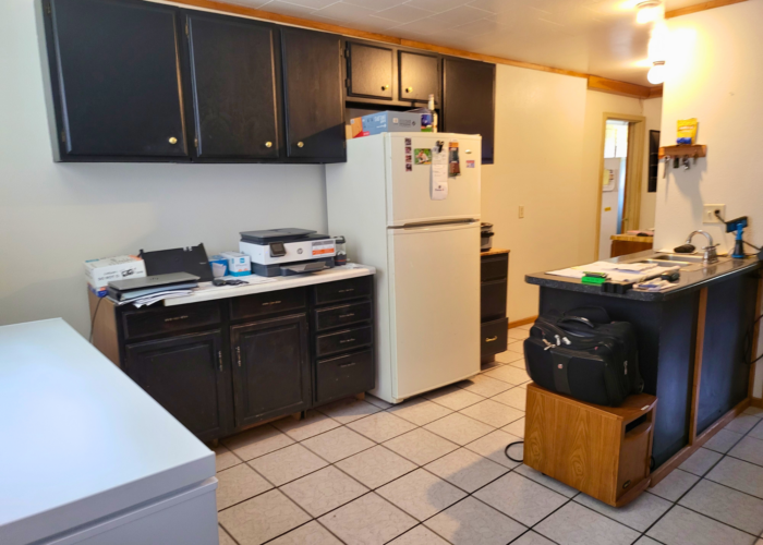 Bar & Grill in Northwoods with Living Quarters - Image 7