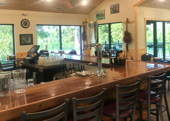 Lakeside Restaurant and Pub - Image 2