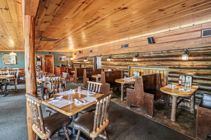 Iconic Northwoods Supper Club on Premier Waterfront Location - Image 3