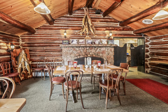 Iconic Northwoods Supper Club on Premier Waterfront Location - Image 4