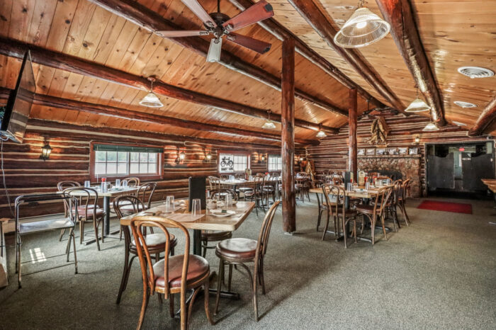 Iconic Northwoods Supper Club on Premier Waterfront Location - Image 2