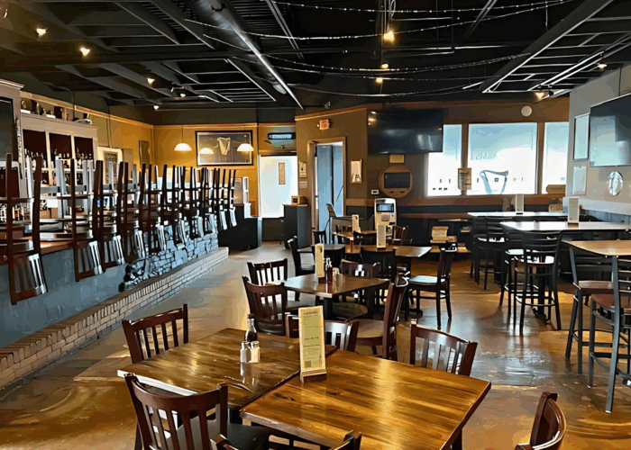 Restaurant Bar with Patio