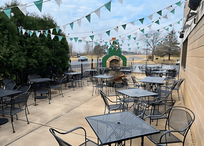 Restaurant Bar with Patio - Image 4