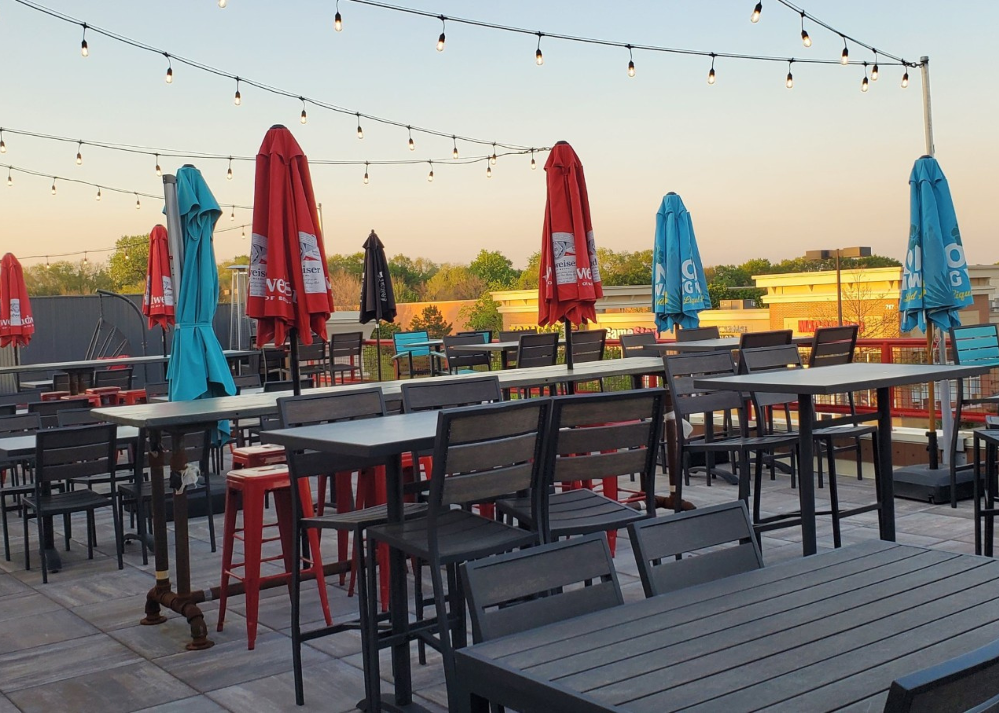 Restaurant, Bar & Rooftop Patio - Image 5