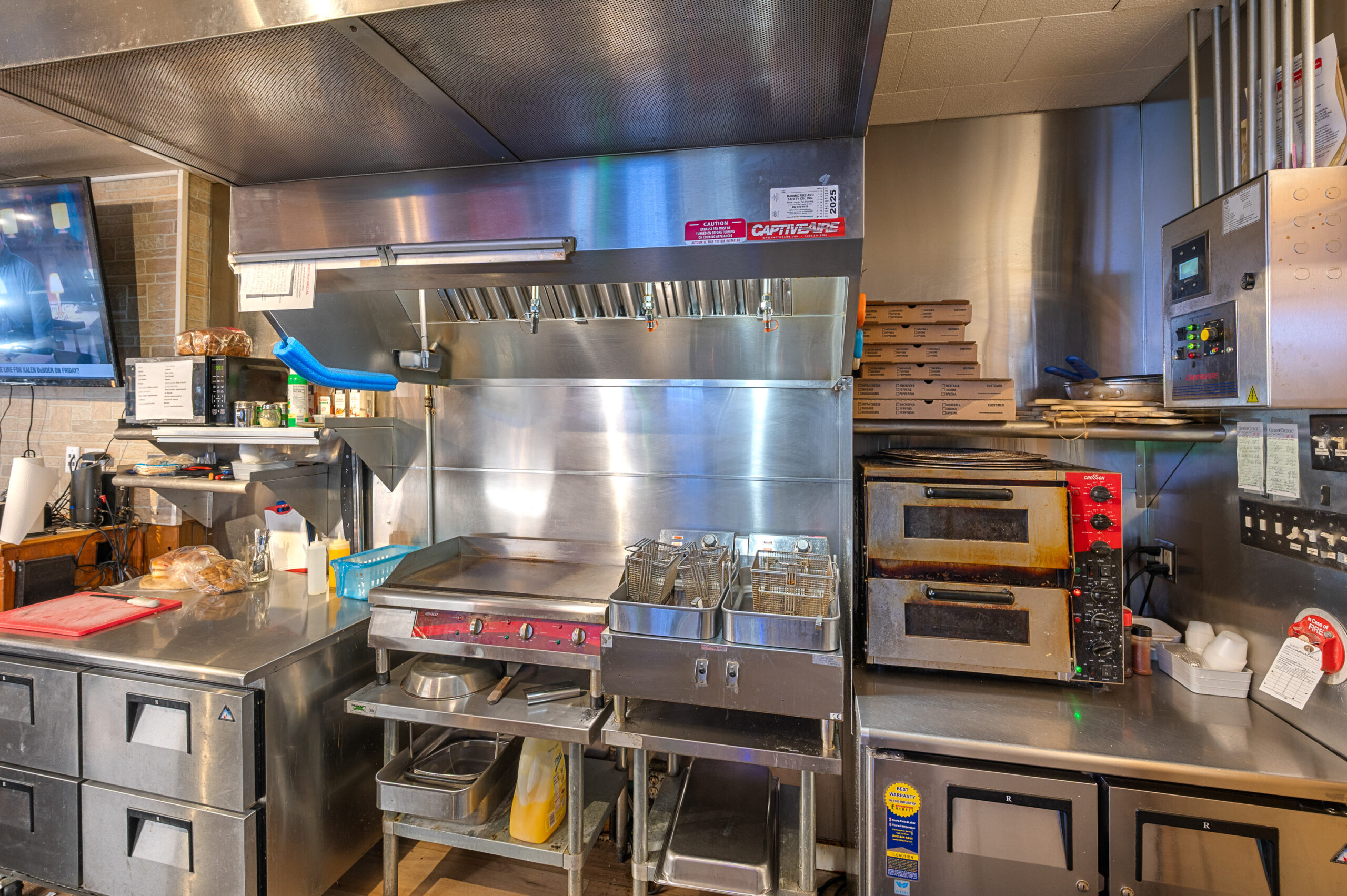 Mugshotz Sports Bar & Grill - Image 7