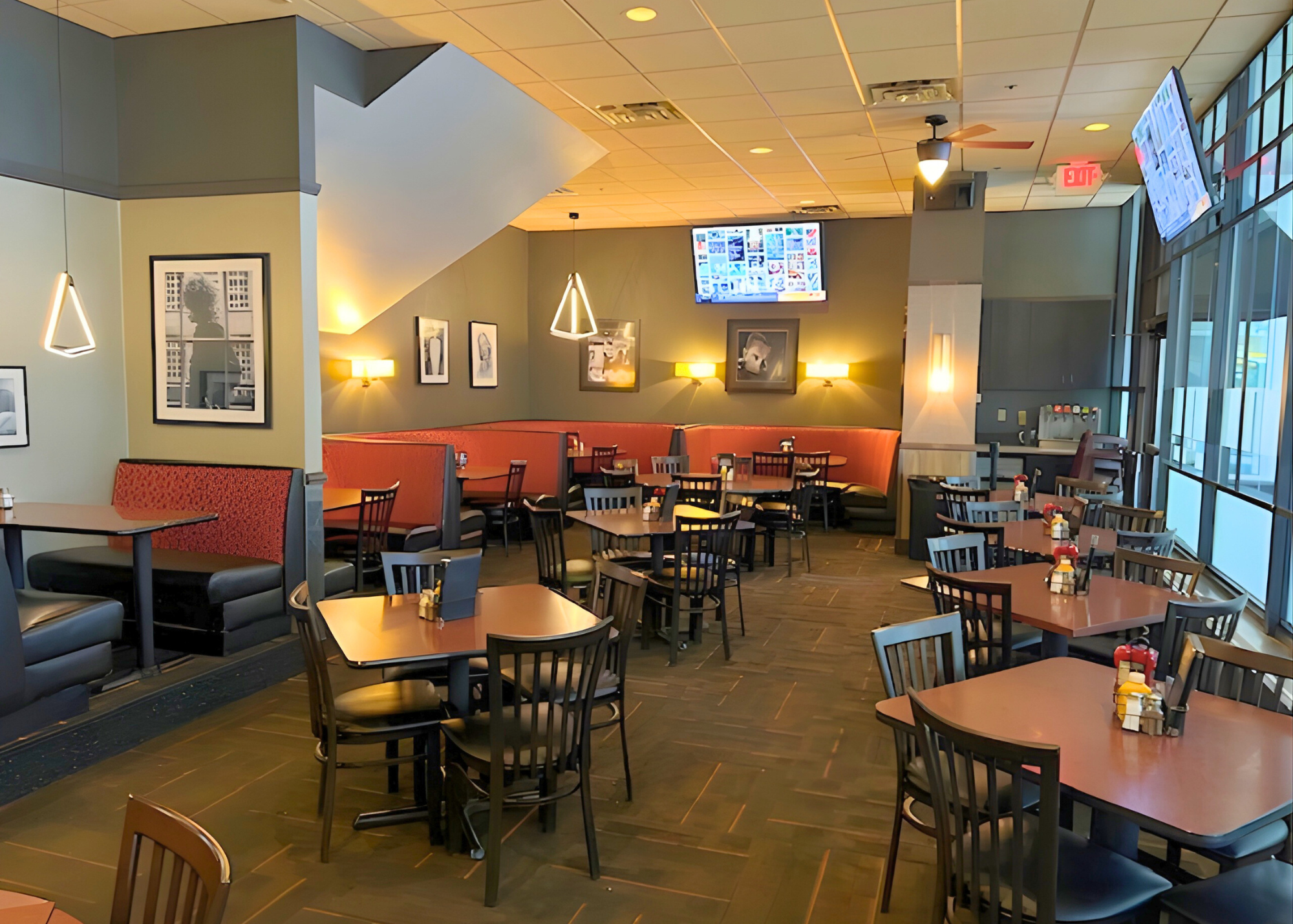 8th Street Grill - Image 4