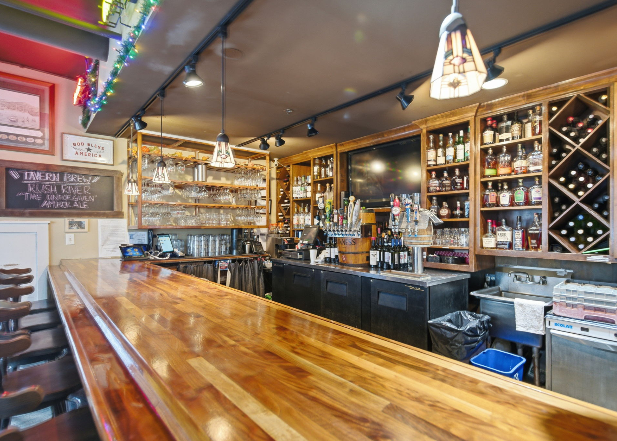 Patriots Tavern - Image 4